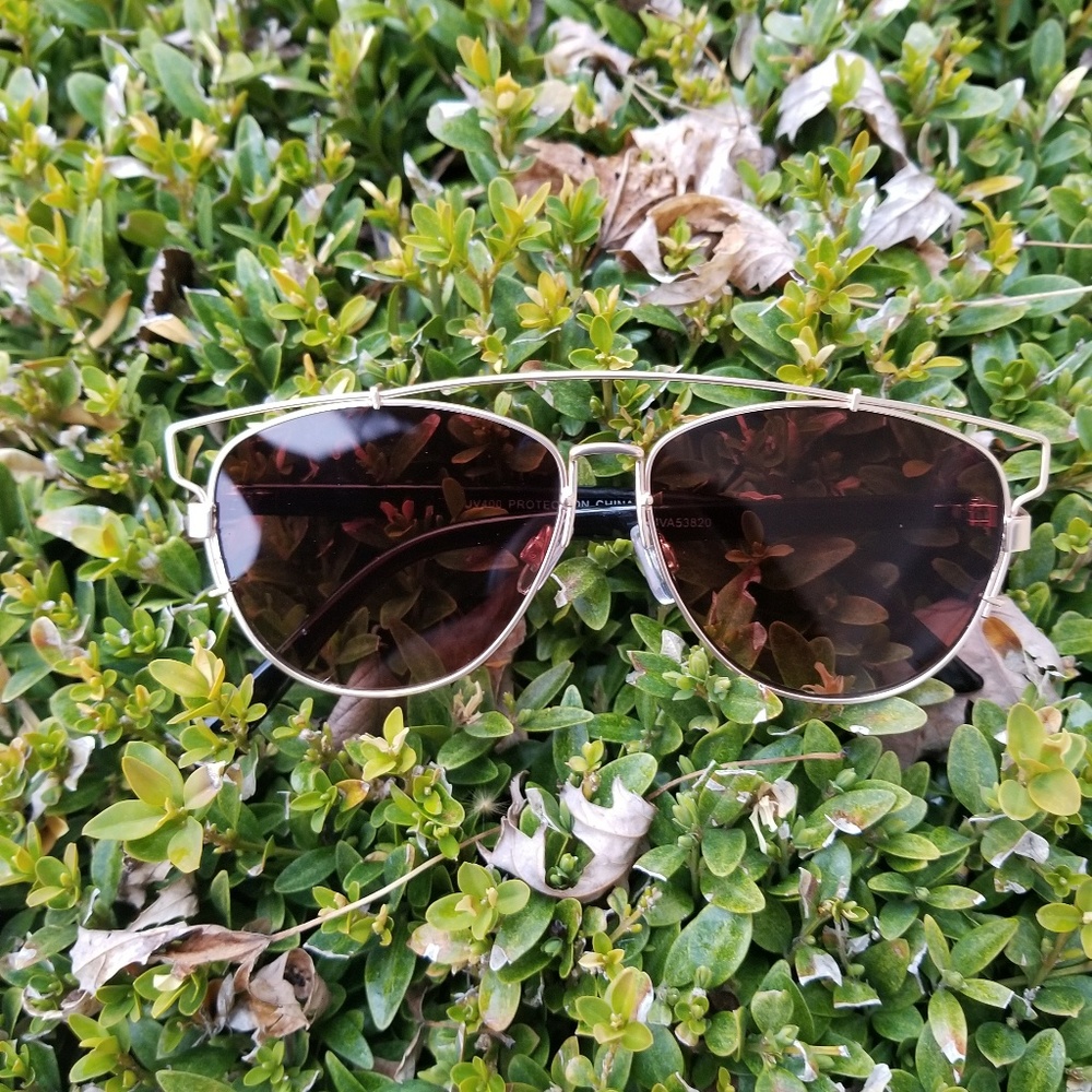 Gold frame tech sunglasses - Picture 2 of 4